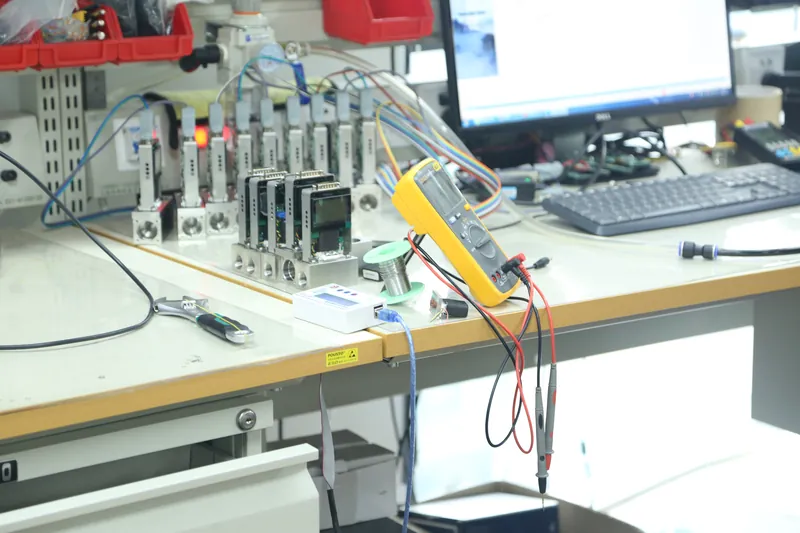Calibration station with mass flow controllers under test